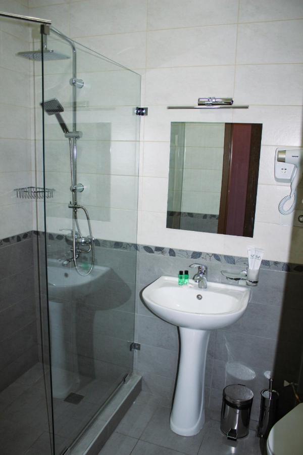 Legend Hotel Tbilisi Eksteriør bilde